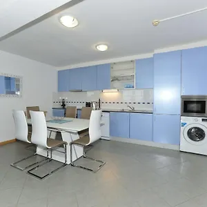 Ruby Red & Atlantic Blue In Oceano Atlantico Apartment